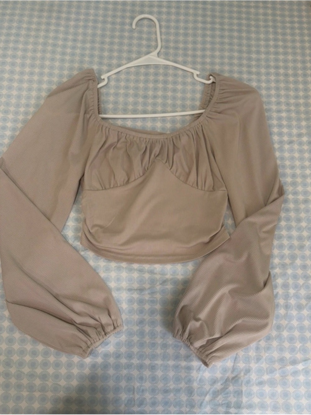 SHEIN Beige Puff Sleeve Crop Top